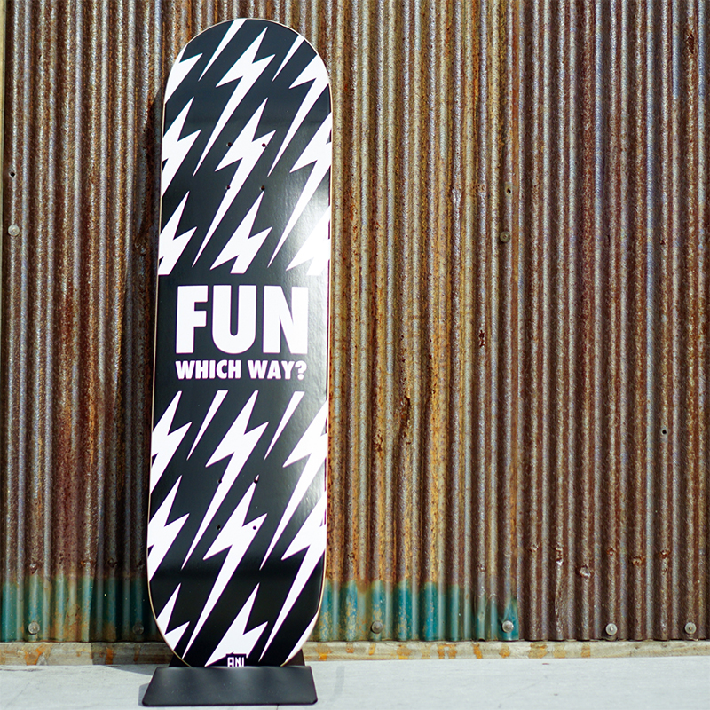 FUN naughty SLASH スケートボード デッキ 8.0×31.65【単品】