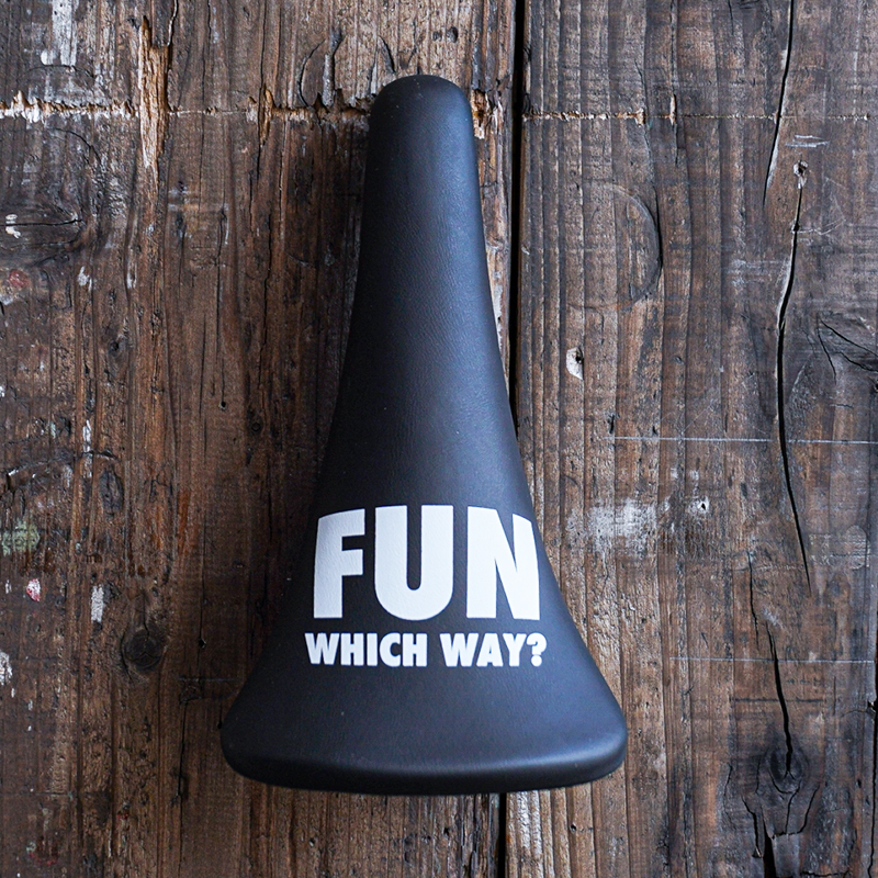 FUN BLACK Saddle
