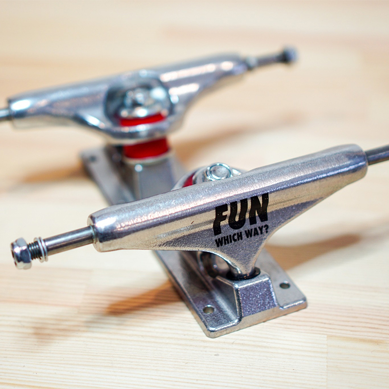 FUN naughty スケートボード用トラック 5.5（139mm）2個セット