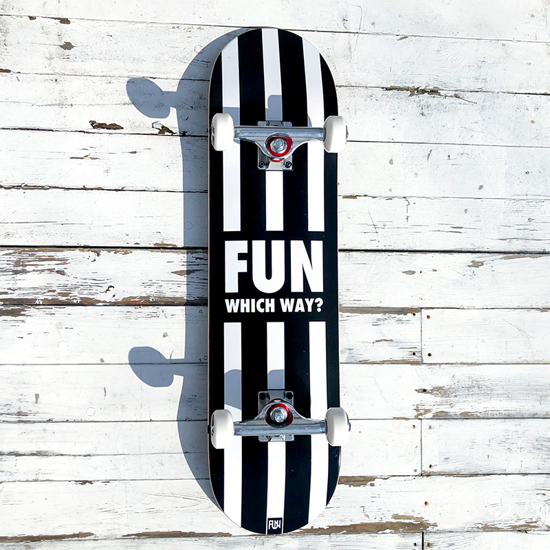 FUN naughty STRIPE スケートボード コンプリート 8.0×31.65【完成品】